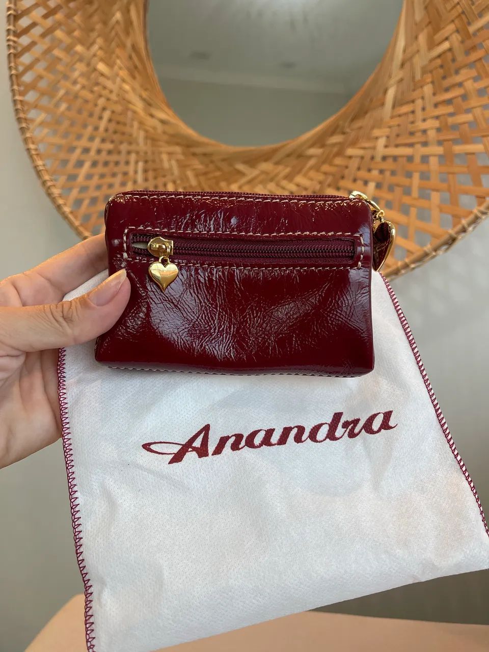 Carteira Mini Anandra - vinho verniz 