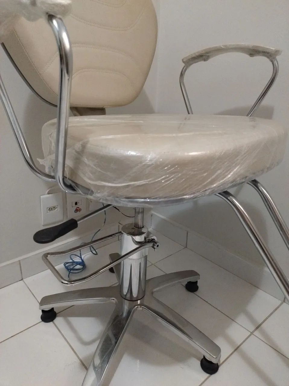 Cadeira para maquiadora profissional  - Foto 4