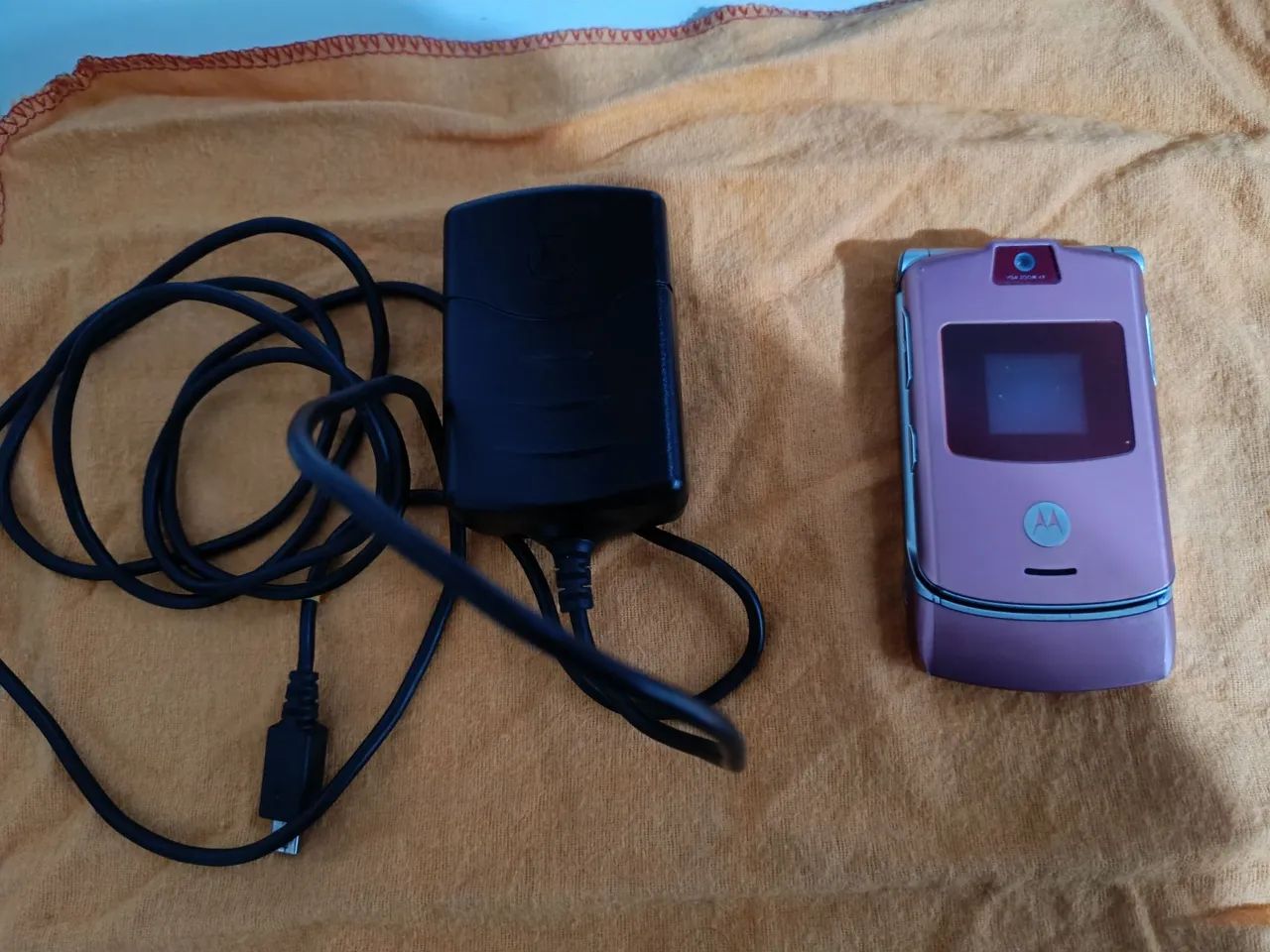 Motorola V3 Anos 2000 - Foto 4
