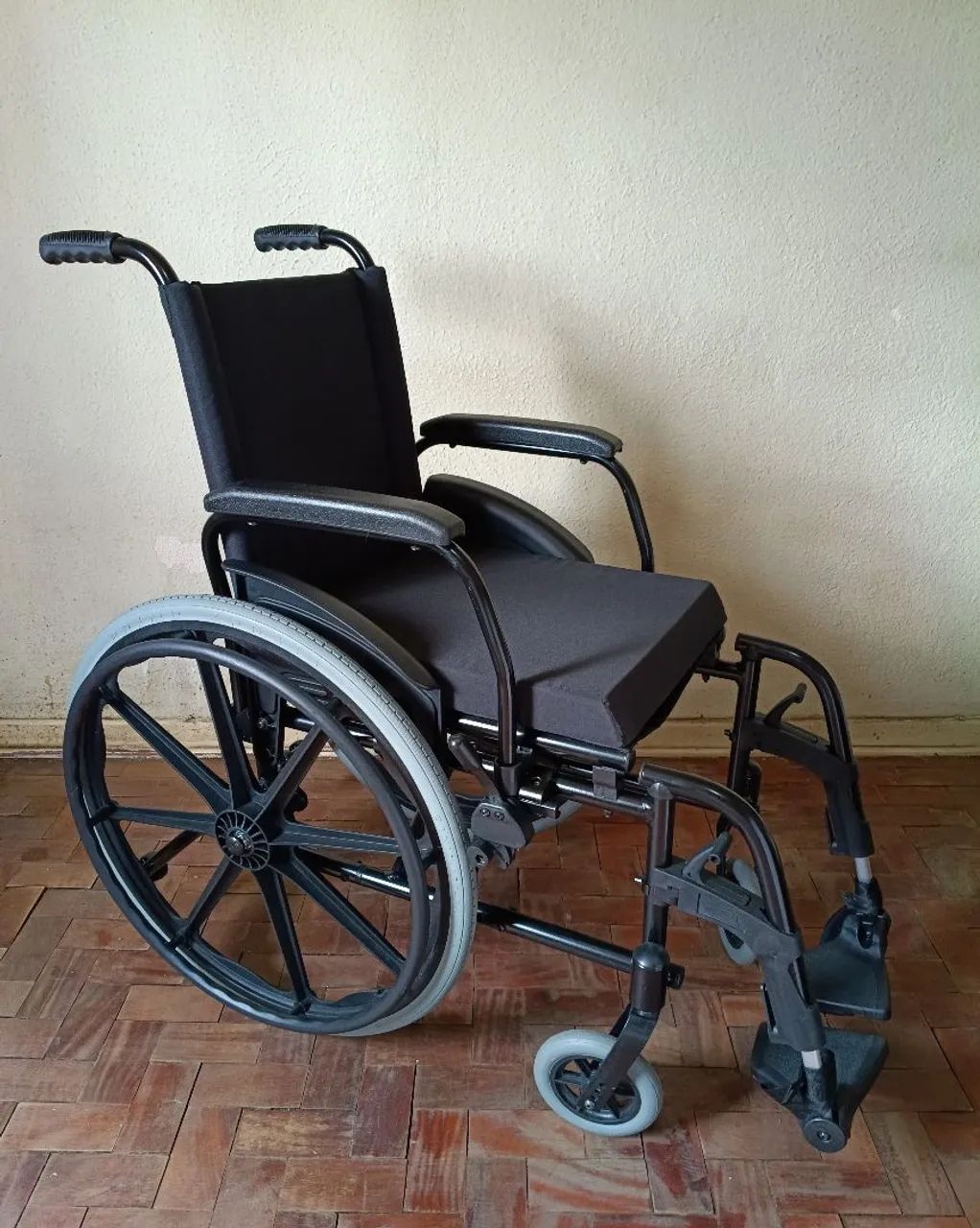 Cadeira de Rodas Ortobras Sem uso! Dobrável 