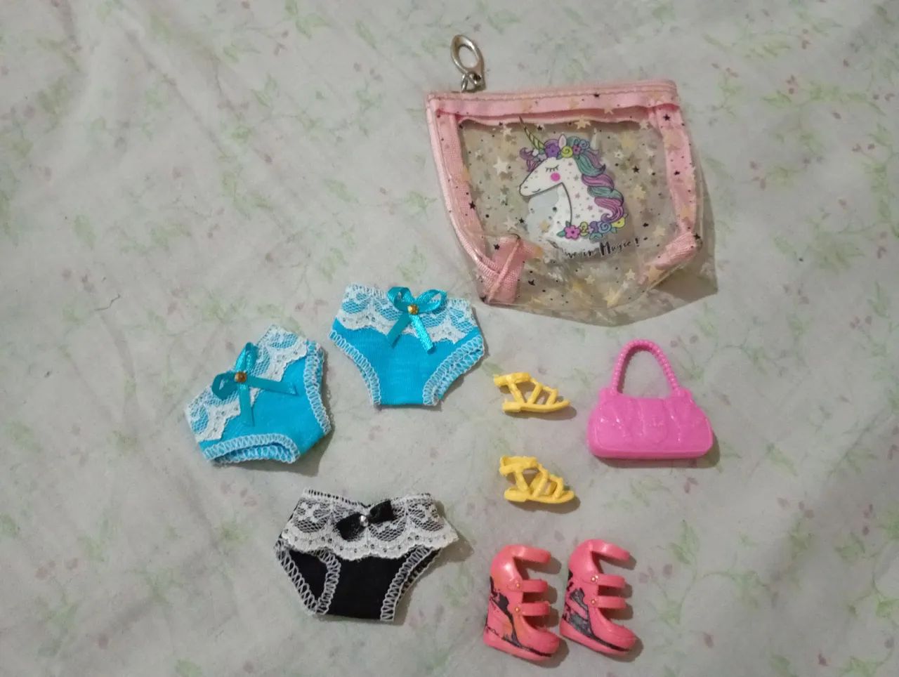 Vestido e sapatos boneca  - Foto 2