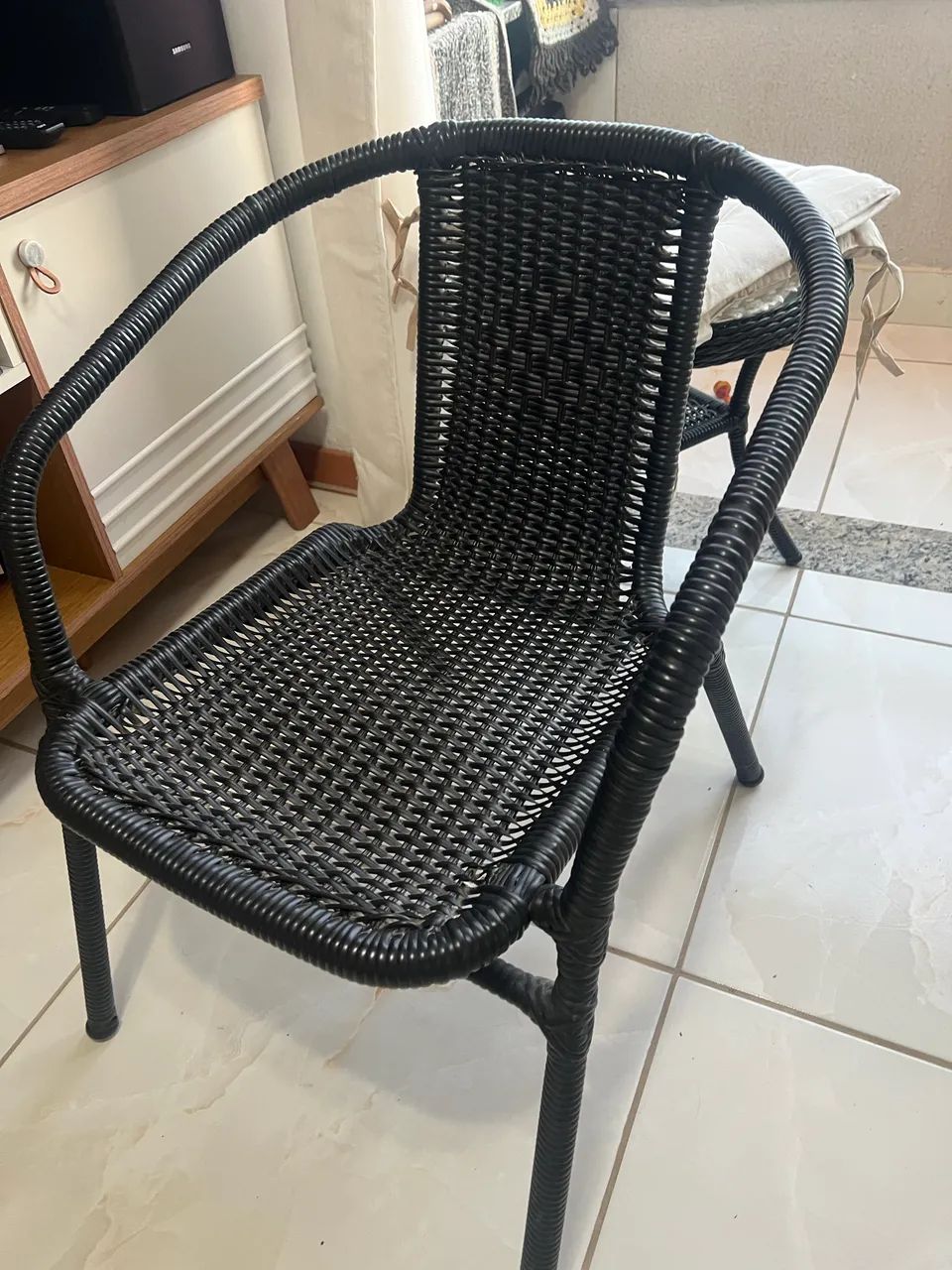 Conjunto mesa centro com 2 cadeiras fibra - Foto 3