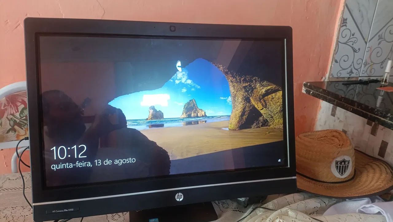 Vendo esse PC al in one da marca hq em ótimas condições 