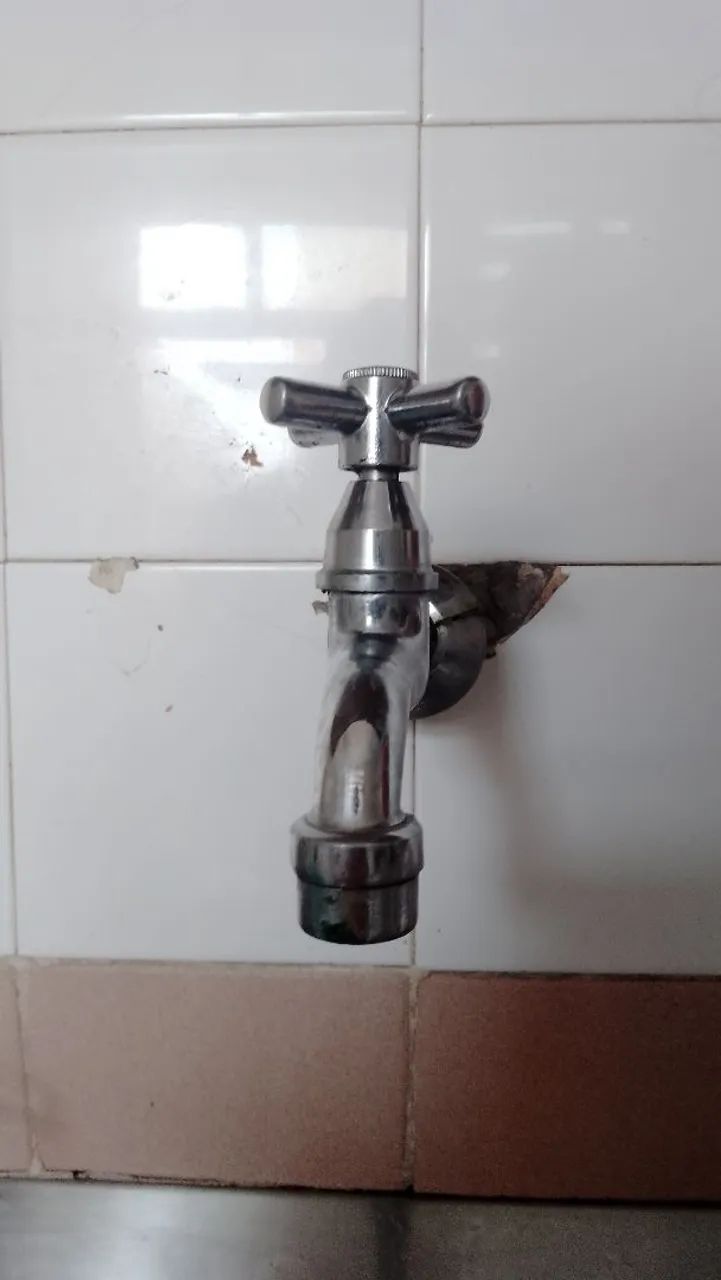 FAÇO SERVIÇOS DE ENCANADOR E CAÇA VAZAMENTOS  - Foto 5