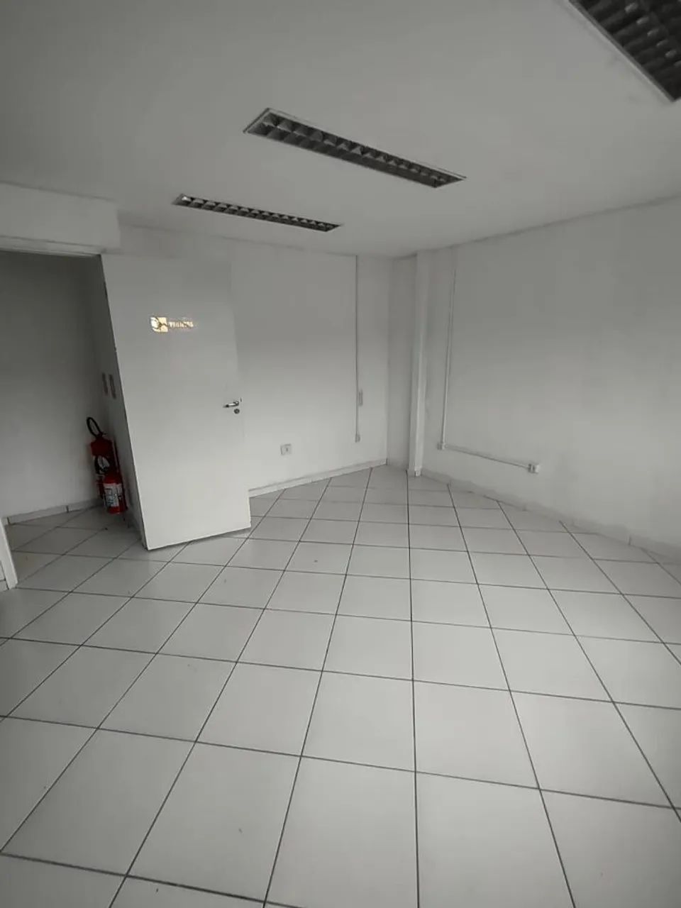 excelente ponto na avenida conjunto comercial sobre loja - Foto 3