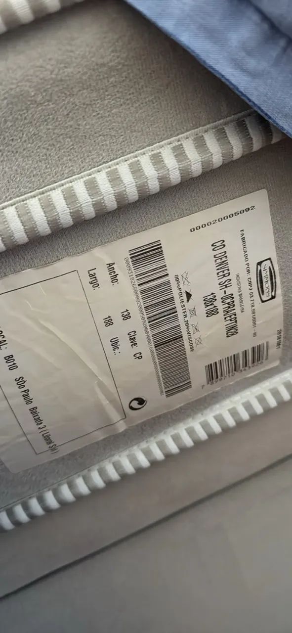 Cama de casal Simmons, modelo denver, fabricada em 2018. Base baú em ótimo estado! - Foto 3