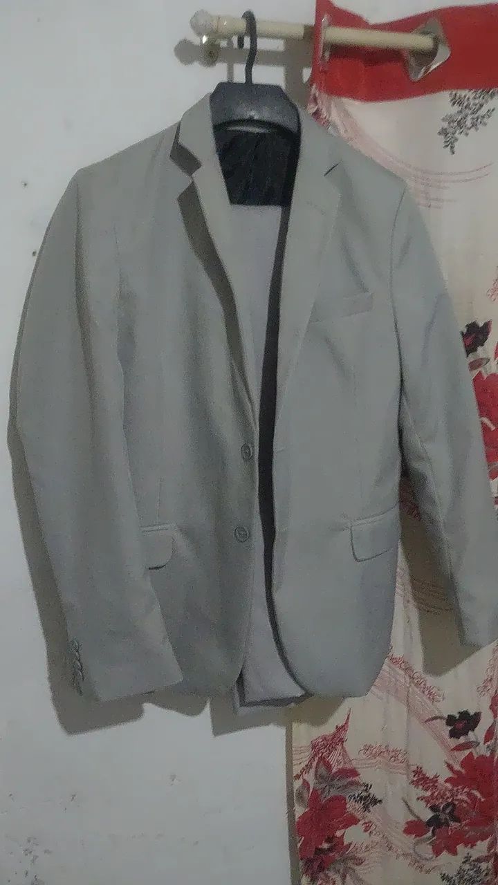 Terno cinza claro calça 46 terno 52