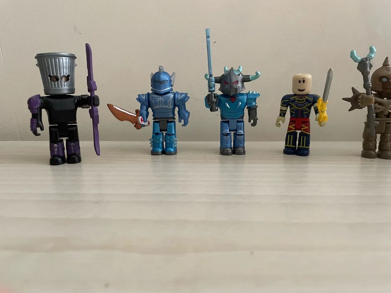 Kit 5 bonecos Roblox