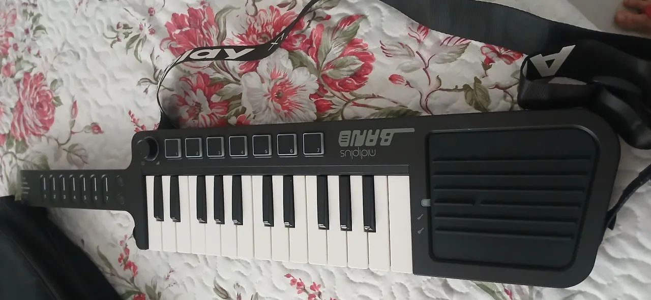 Keytar de pendurar no ombro ,modelo BAYE ,Midiplus  - Foto 4