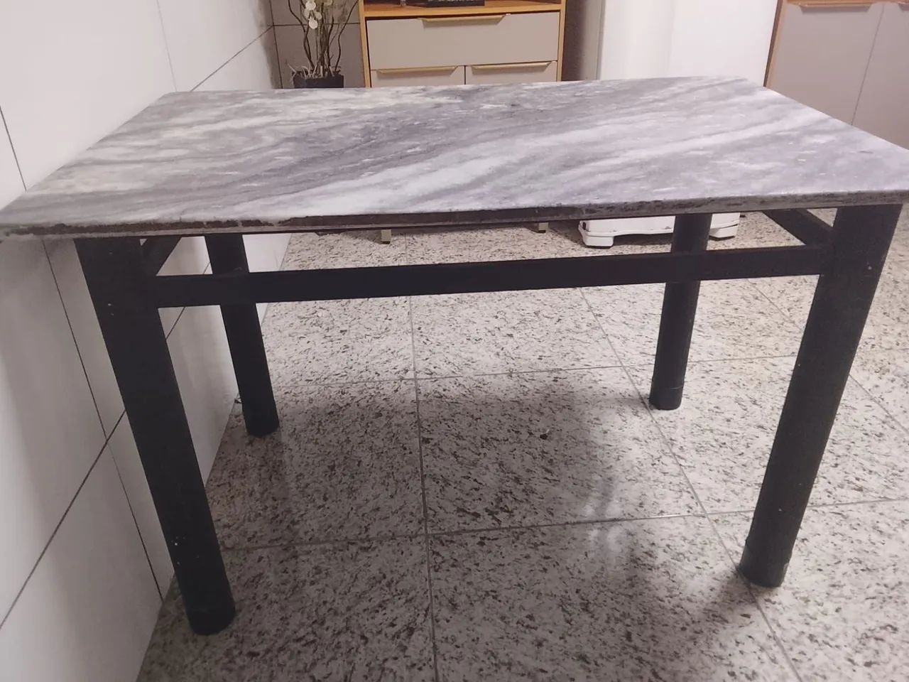 Mesa com tampo de mármore  - Foto 4