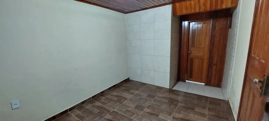 Sala comercial no centro de PVH