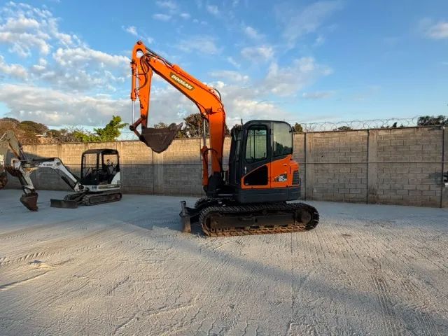 Mini escavadeira DOOSAN DX80R 2022