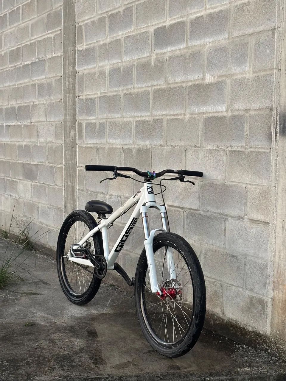 GIOS DJ PRETO COM BRANCO 