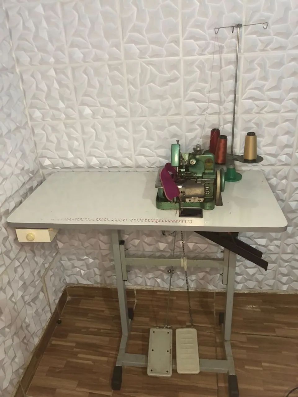Maquina de costura Overloque 