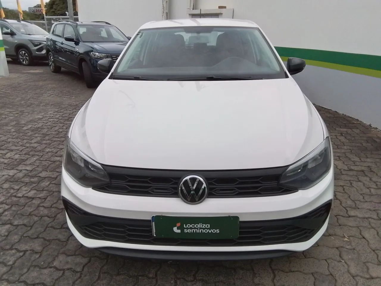 Volkswagen Polo Track 1.0 Flex 12V 5p, foto 2 de 12