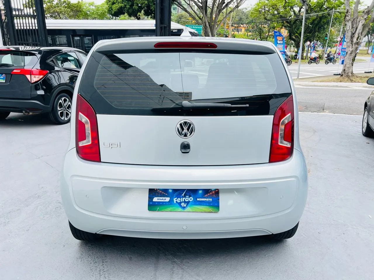 Volkswagen up! Run 1.0 Total Flex 12V 5p, foto 4 de 13