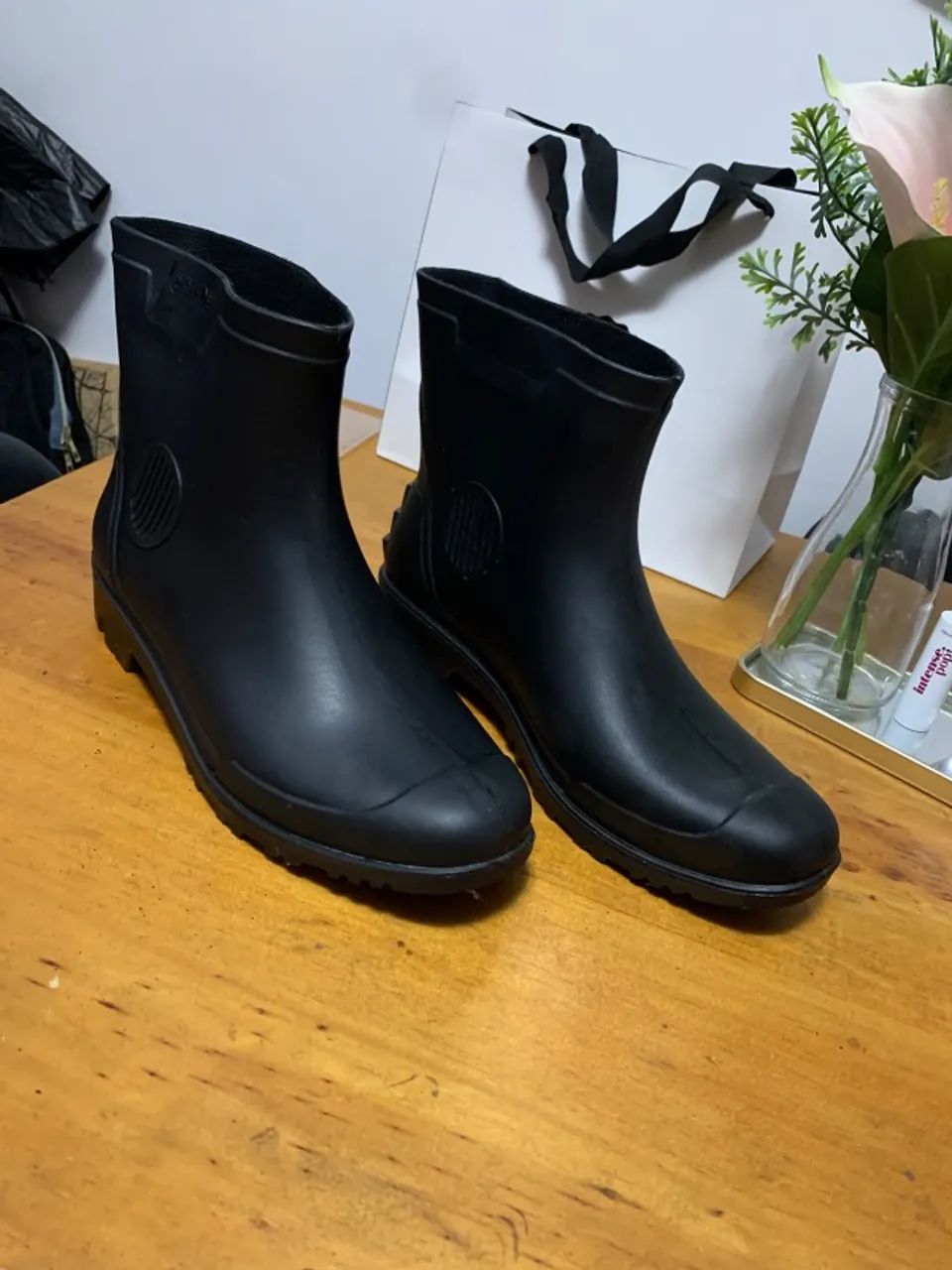 Bota impermeável 42 seminova