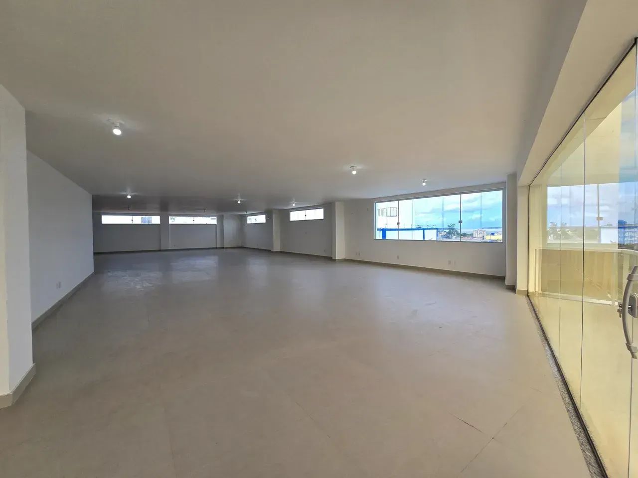 ALUGO PREDIO NOVO AO LADO DO MATEUS - Foto 4