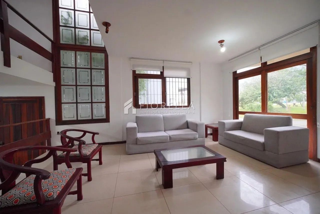 Casa com 4 quartos no bairro Itacorubi, Florianópolis.