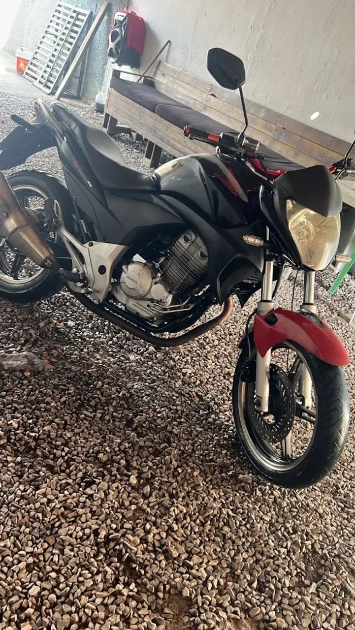 Moto CB 300 