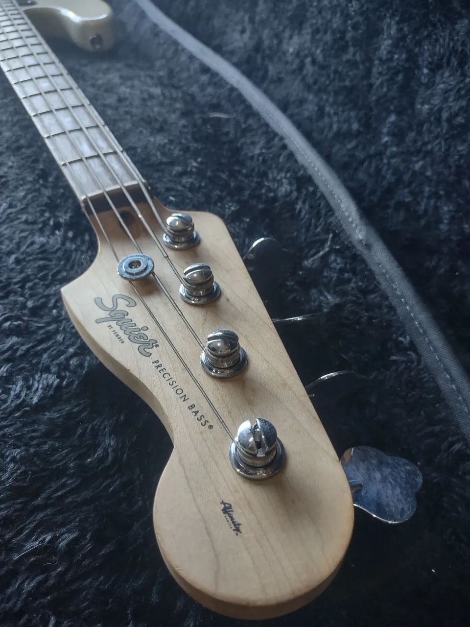 Squier PJbass 4 cordas ACEITO TROCAS  - Foto 5