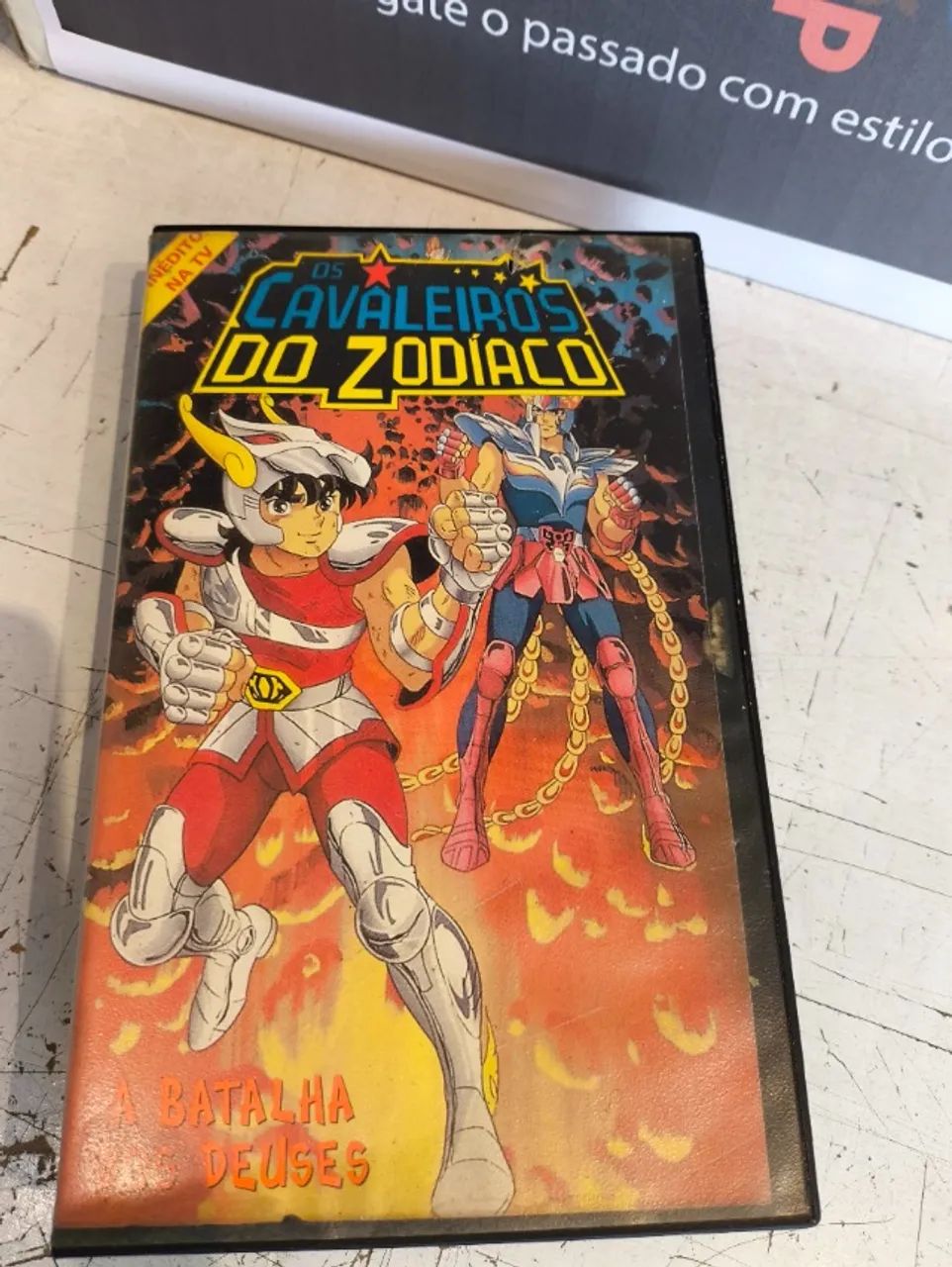 FITA VHS - Os Cavaleiros do Zodíaco, intitulado 