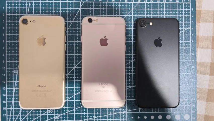 iPhone 7 ×2 +iPhone 6s /【3台まとめ売り】 Dois Iphone 7 32gb e 128gb e um 6S 16gb - Todos funcionando