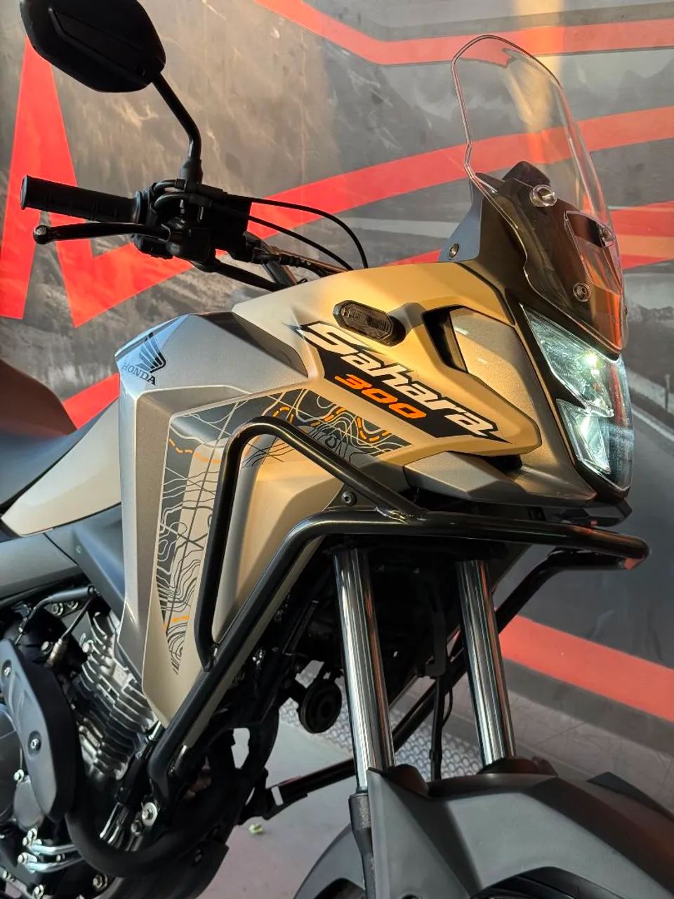 Sahara 300 ADV 2025 - Foto 4