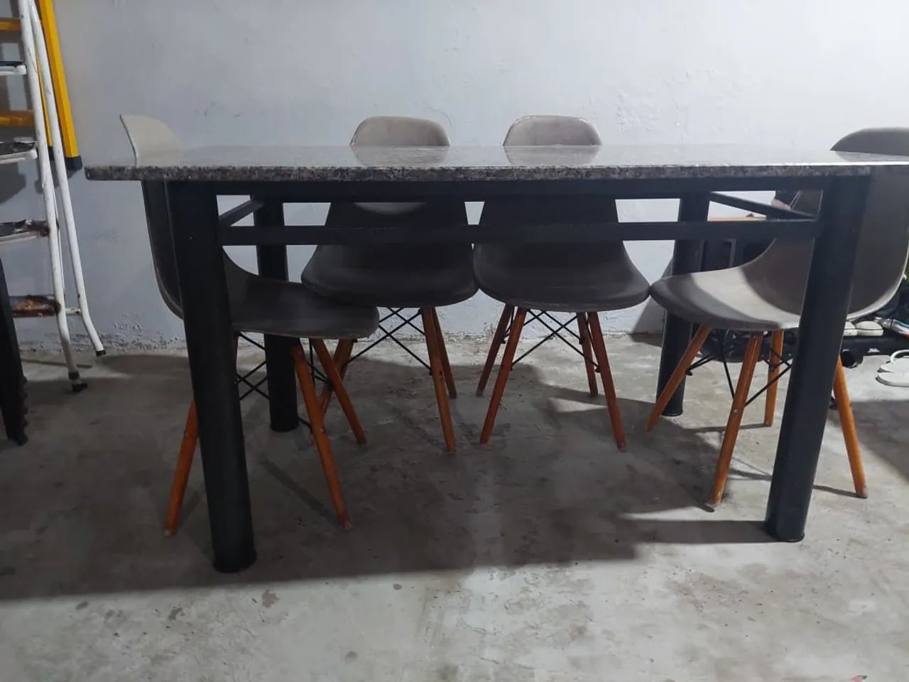 Mesa de mármore com 6 cadeiras  - Foto 2