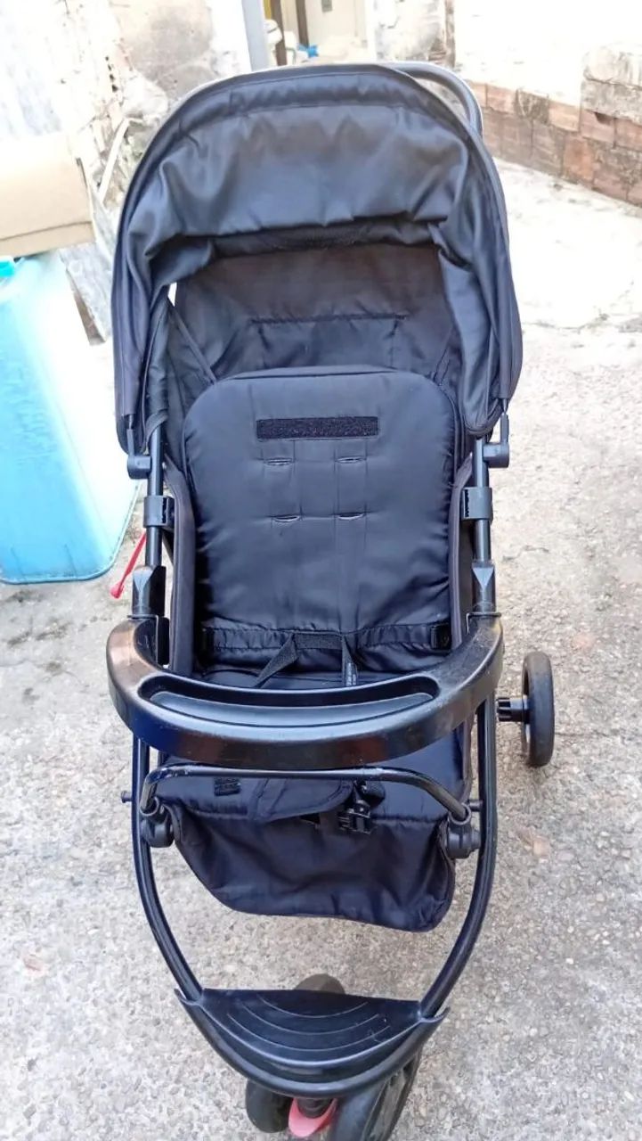 Vendo carrinho de bebê 