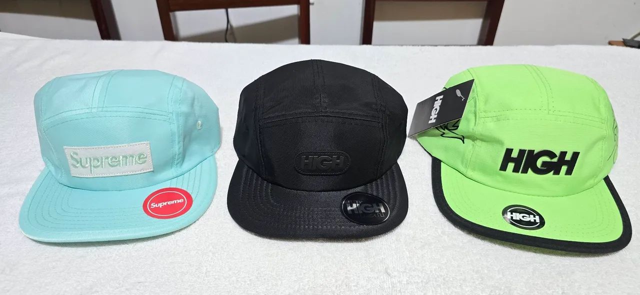 Bonés Five Panel da Supreme e High 