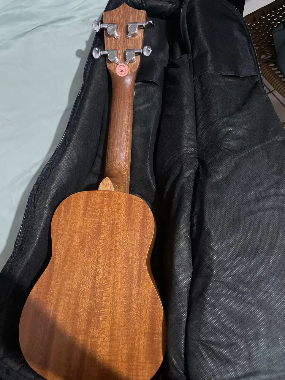 Ukulele shelby SU-21M STNT  usado e com capa  - Foto 2