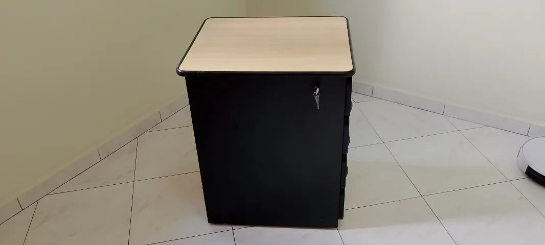 Mesa para Escritório com Gaveteiro Seminova  - Foto 5