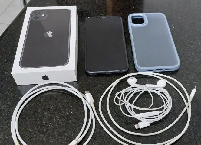 iPhone 11 em ótimo estado com acessórios