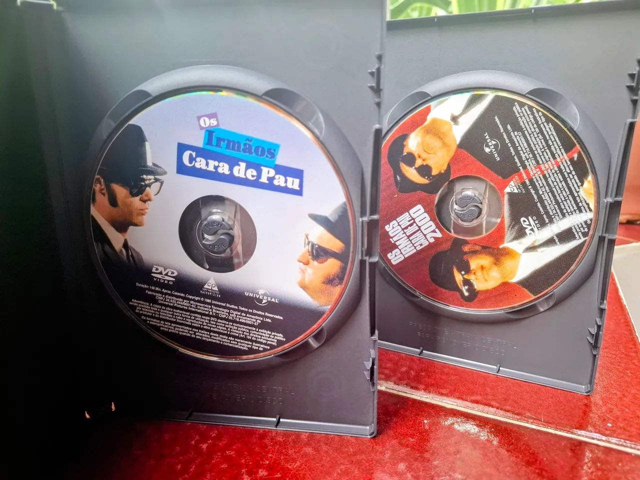 Os dois DVDs dos filmes dos "Irmãos Cara de Pau!"  - Foto 2