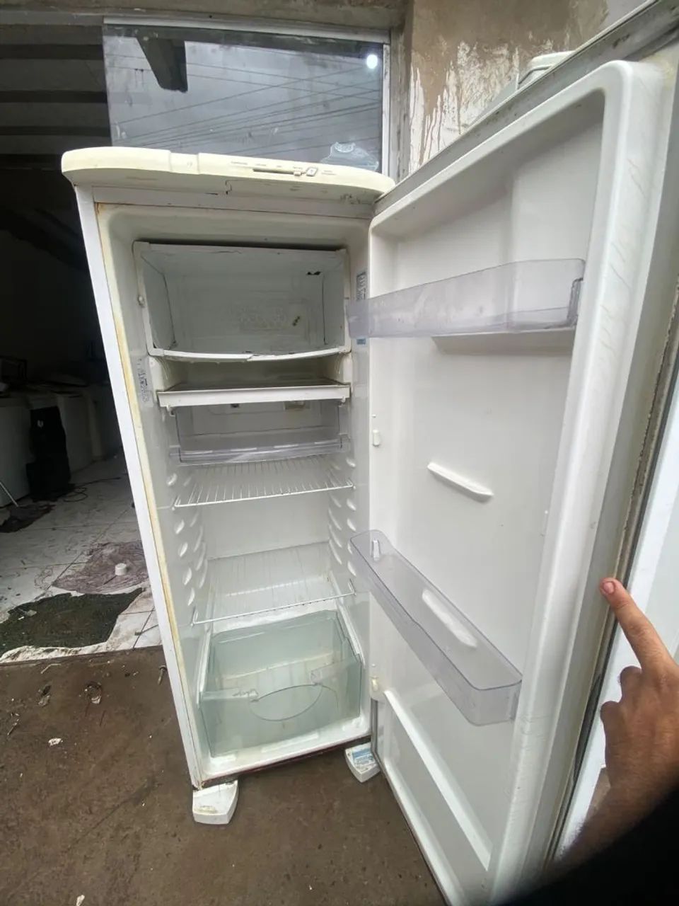 Vendo geladeira Eletrolux  - Foto 3