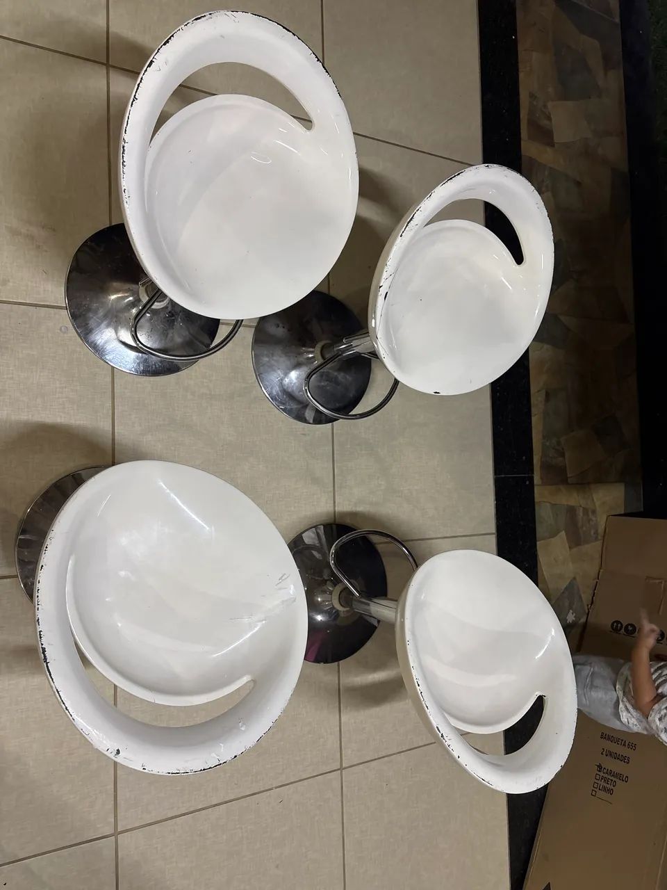 4 banquetas com Altura Ajustável 
