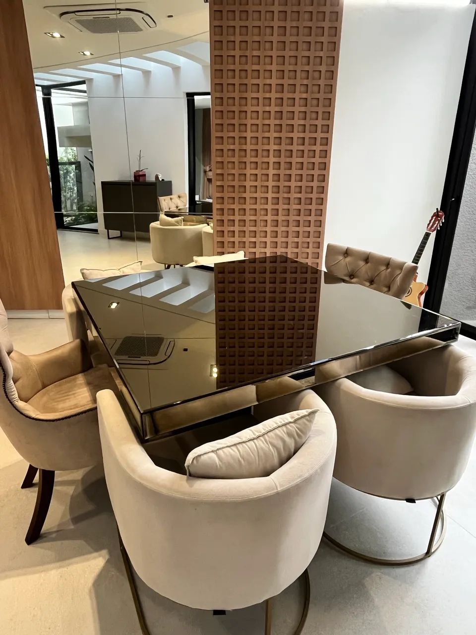 Mesa jantar de espelho com 6 poltronas - Foto 3