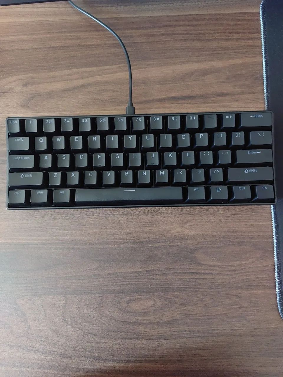 Teclado mecânico com fio 60% K61 - Foto 2