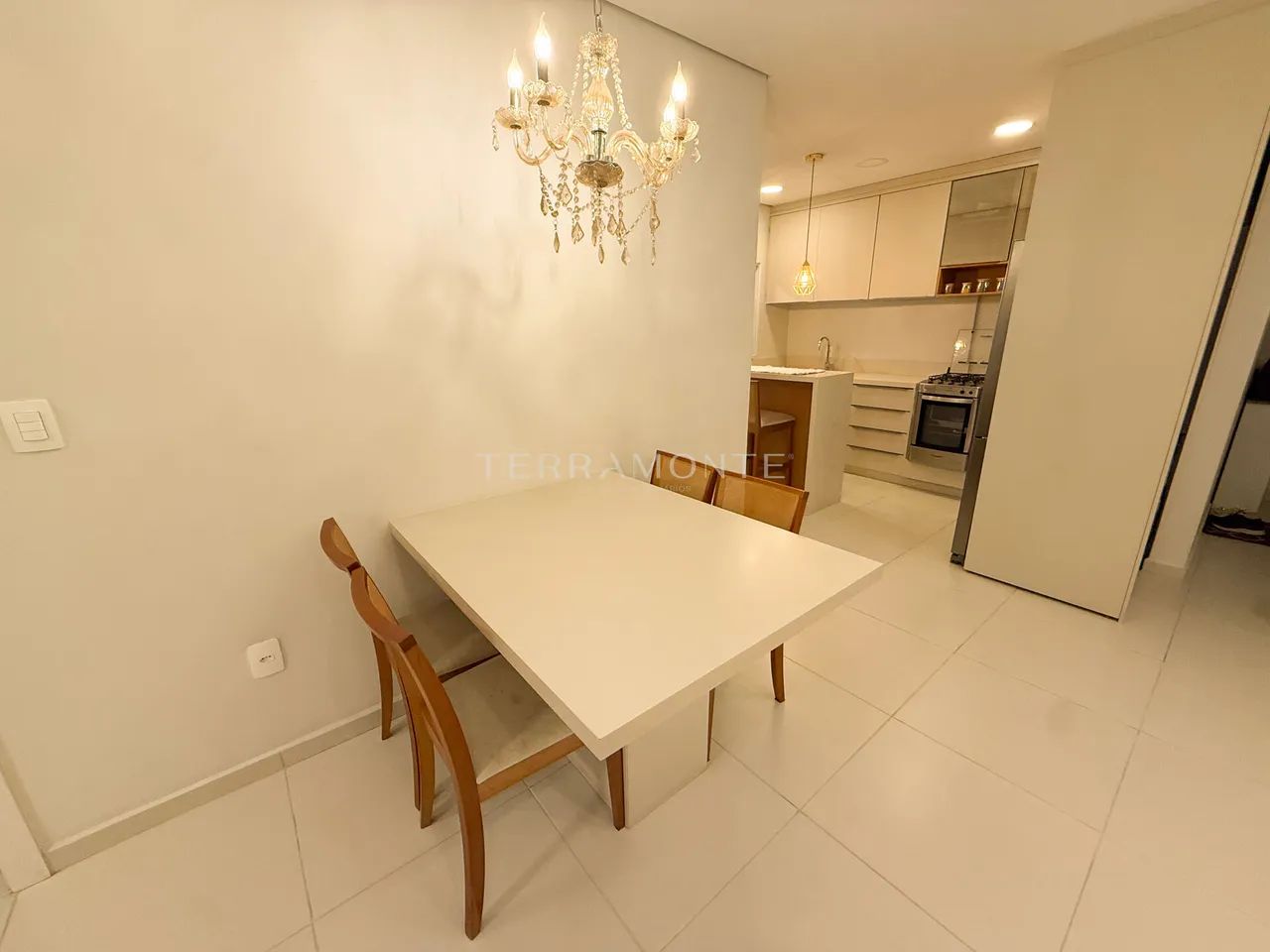 Apartamento mobiliado com 91m² no Centro - Foto 3
