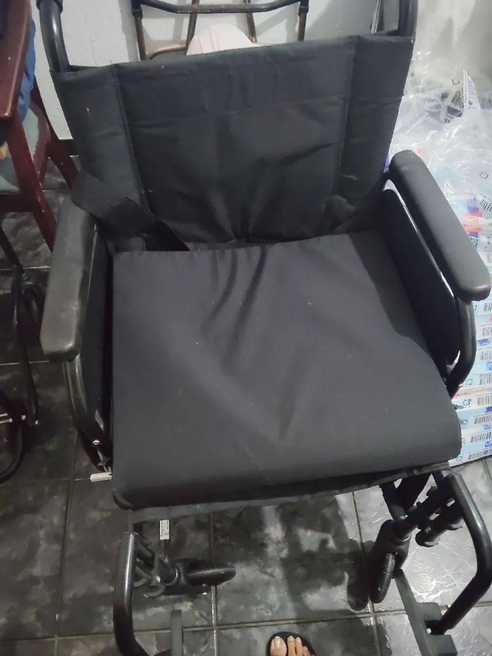 Cadeira de rodas nova - Foto 4