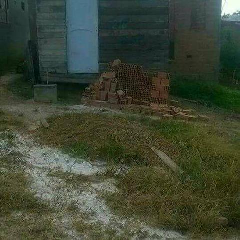 Vendo essa casa em construção monte da Oliveira santana