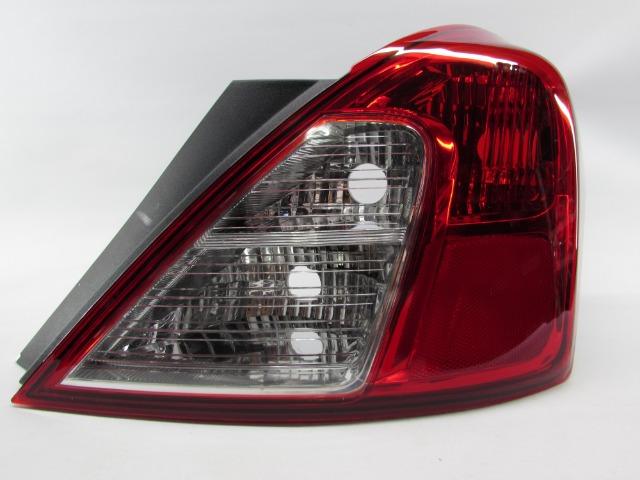 Lanterna Traseira Nissan Versa 2011 a 2017 Direito