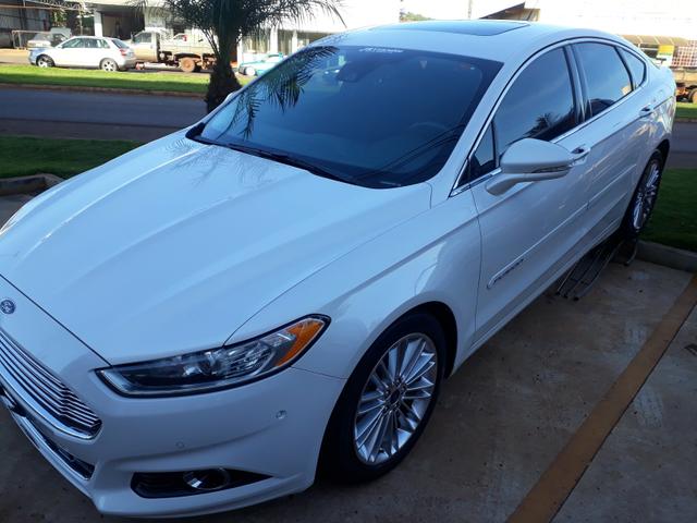 Fusion awd Titanium 2016 branco com teto solar
