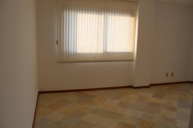 18317 - Apartamento com 3 dormitórios, sendo 1 suíte - 95 m²Centro - Foto 4