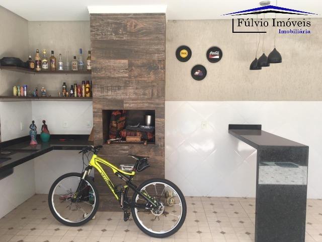 Excelente casa com 3 quartos, todos suítes, pé direito duplo e completa em armário! Única! - Foto 16