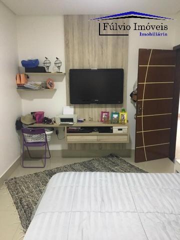 Excelente casa com 3 quartos, todos suítes, pé direito duplo e completa em armário! Única! - Foto 10