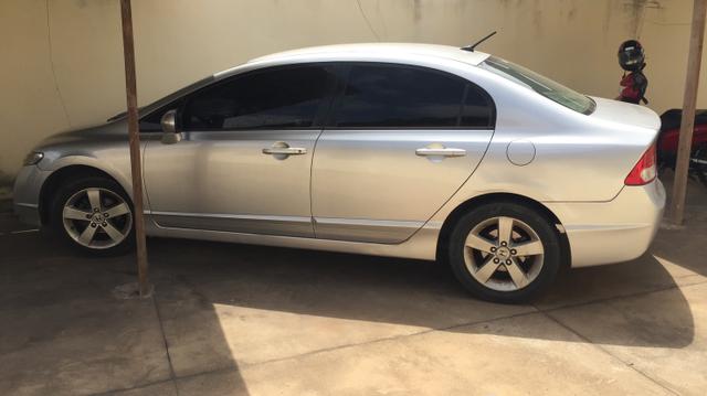 Civic com kit multimidia 2008