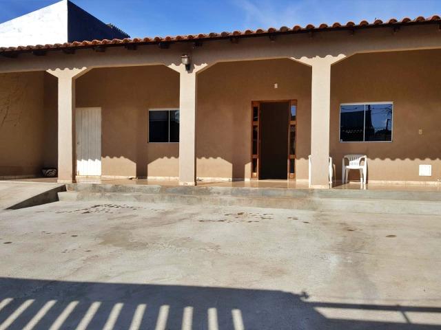 Ótima casa, toda na laje, 03 quartos! Lote de 500m² na Colônia Agrícola Samambaia - Foto 3
