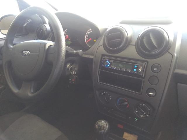 Vendo Fiest Hacth 1.0 completo 23.500,00 - Foto 3